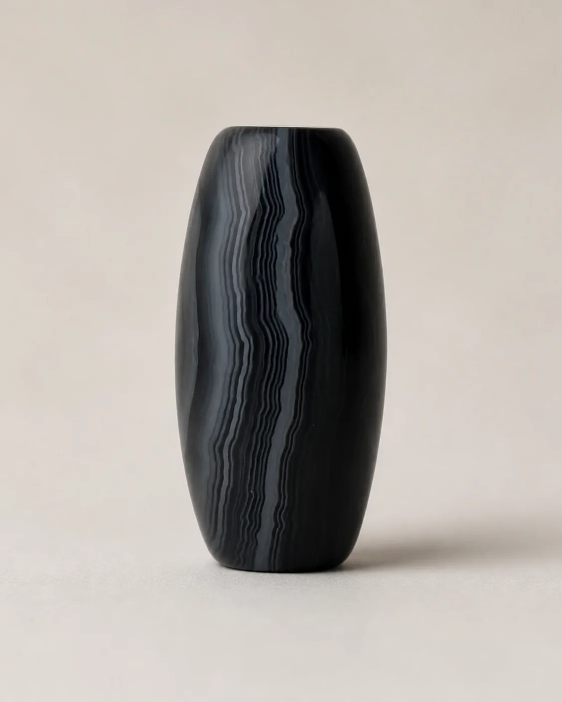 Dark Fine-Band Dzi Bead | Front